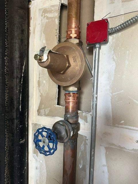 Gas pressure regulator installation in Pomona, CA
